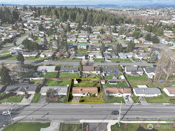 2nd image of 1031 N Laventure Road