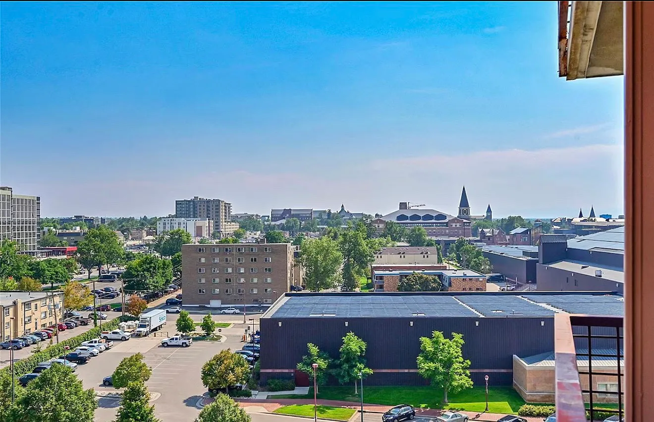 2 bed, 1162 sqft, $2,100 — Photo 3