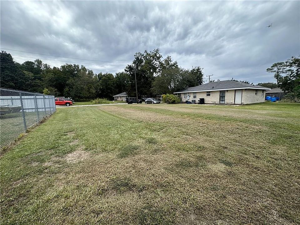 2nd image of 1829 Heights Dr