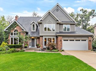 6353 Greene Rd, Woodridge, IL 60517