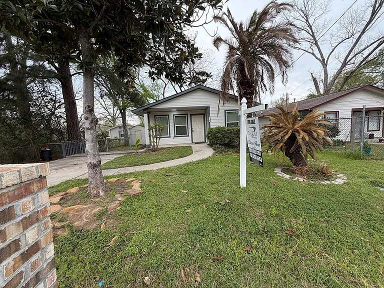 710 Avenue J Pl — Photo 1