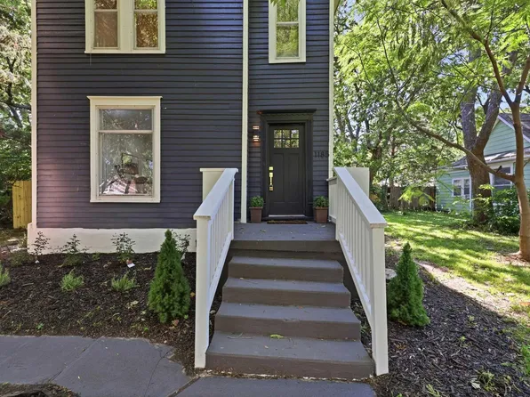 1185 SW Macvicar Ave, Topeka, KS 66604