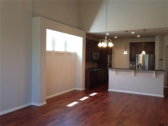 5th image of 7901 Southwest Pkwy Unit 21