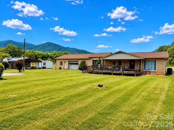 72 Circle Dr, Marion, NC 28752