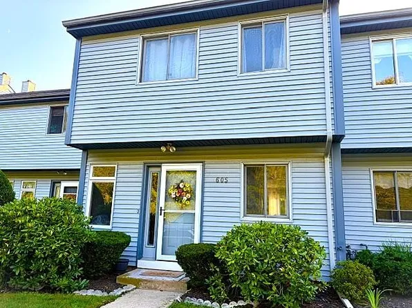 511 Child St APT 605, Warren, RI 02885