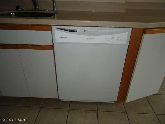 4th image of 410 Girard St APT 102
