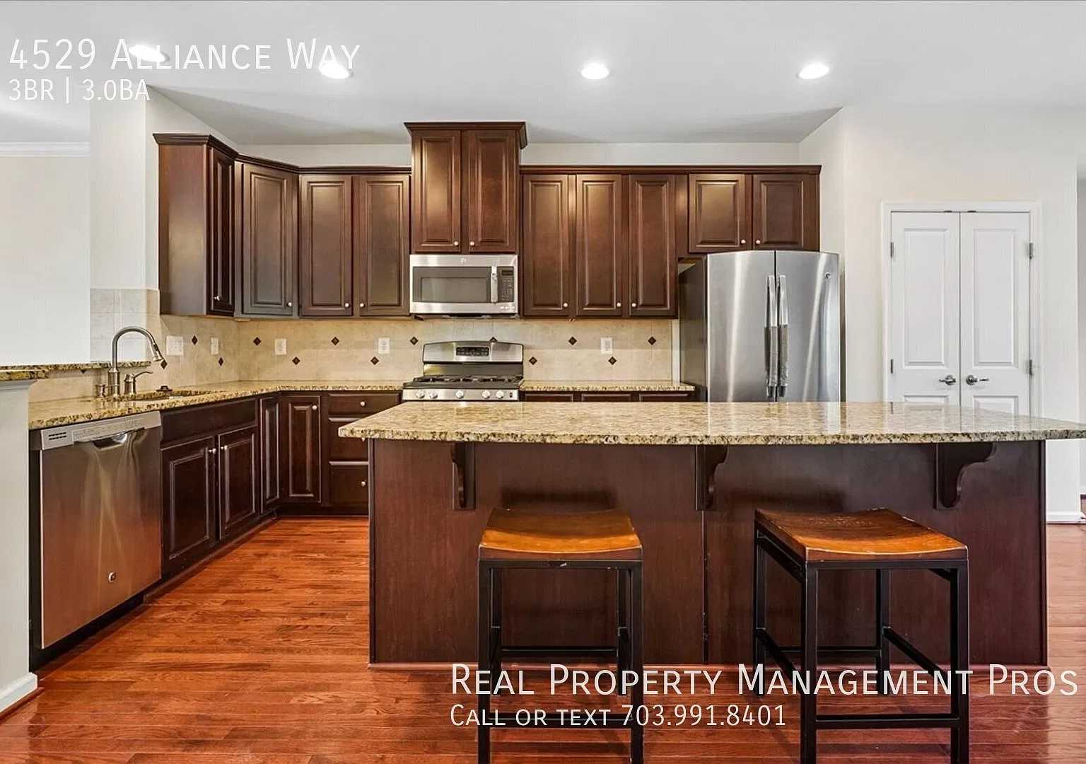 3 Bed Townhome with Garage and Fenced Yard! — Photo 3
