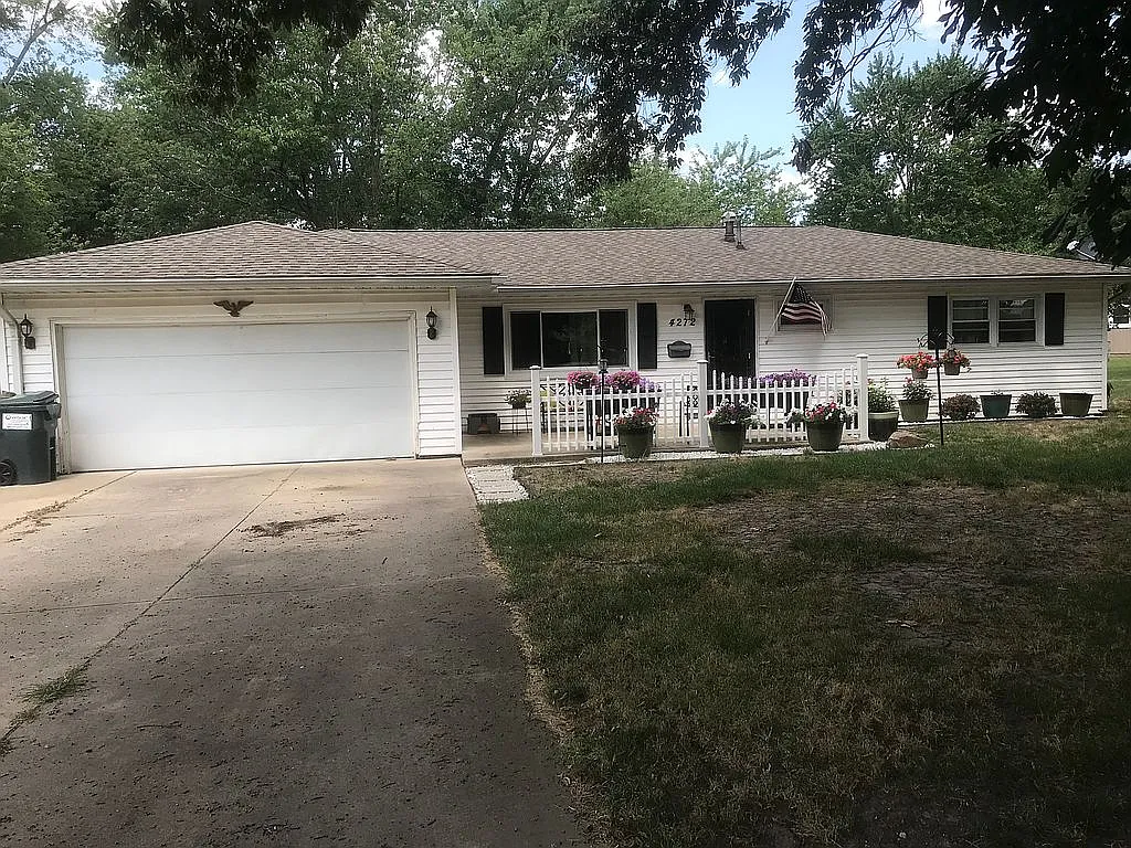4272 E Maynor St photo 1