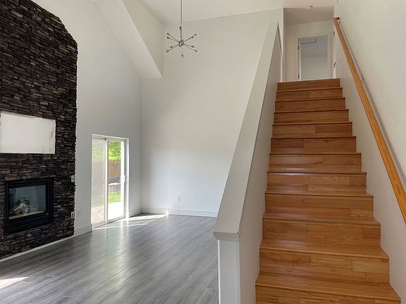 4th image of 316 S Mary Ln