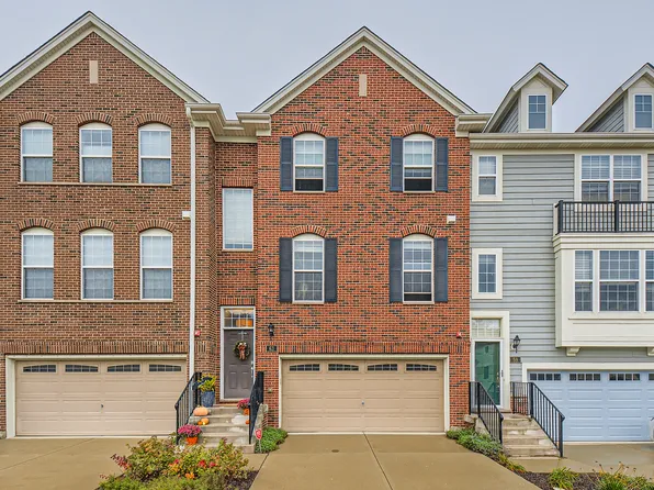 63 Kevin Andrew Dr, Schaumburg, IL 60194