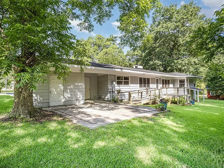 409 Edgewood Ct — Photo 23