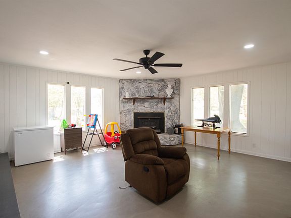 5th image of 2942 Medlin Rd