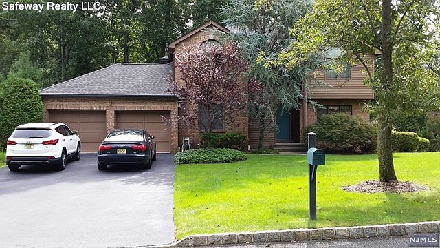 2nd image of 10 Lakeview Dr