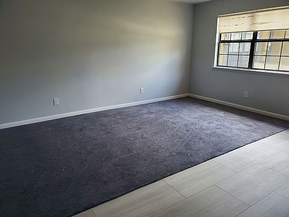 Living Room: No Furniture