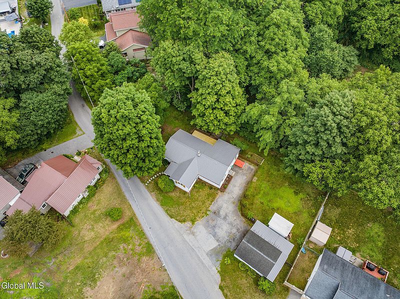 4th image of 10 Kidder Lane