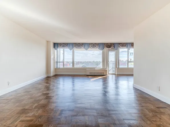 166-25 Powells Cove Boulevard image 15 of 33