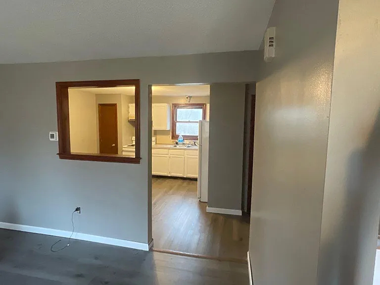65 Wisteria St — Photo 3