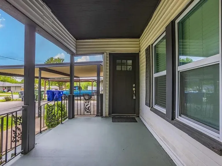 2329 Connor Ave — Photo 6