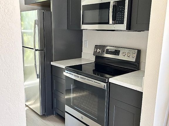 3rd image of 545 Miller Ave #3