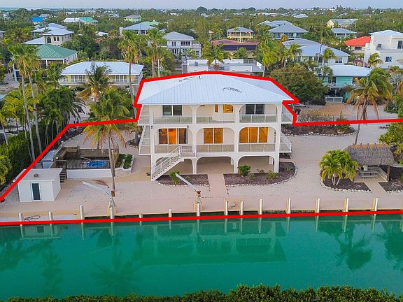 3rd image of 228 W Seaview Cir