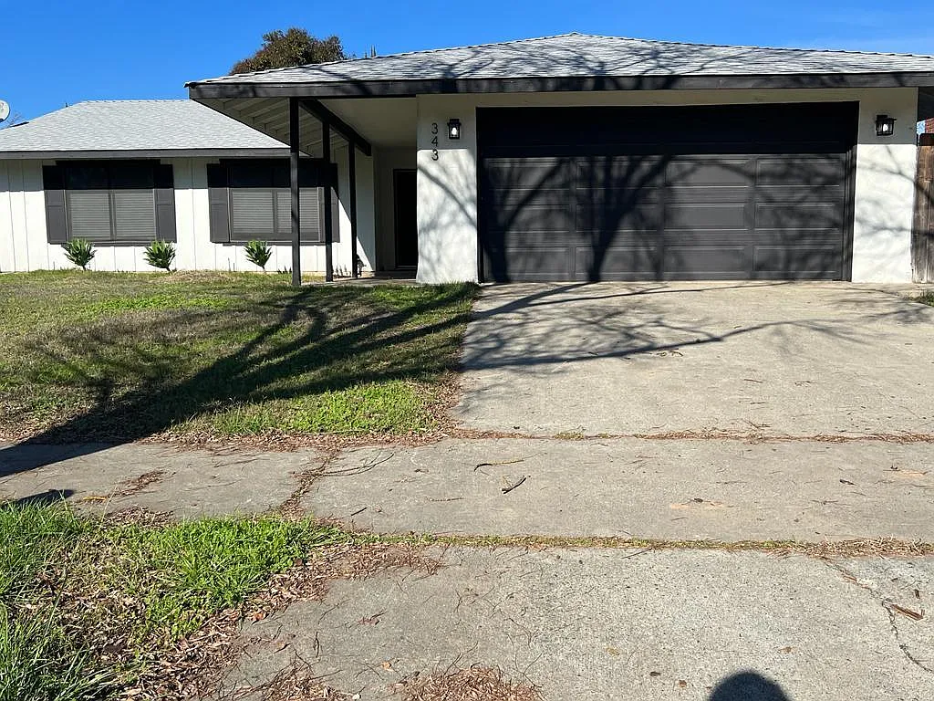 3 bed, 2.0 bath, 1425 sqft, $1,990 — Photo 3