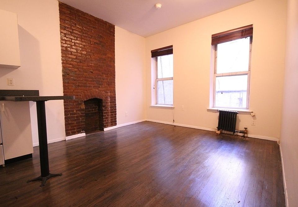 1st image of 323 W 47th St APT 3A