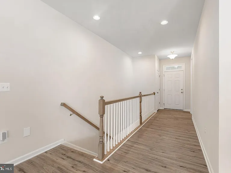 9627 Hillcrest Dr — Photo 10