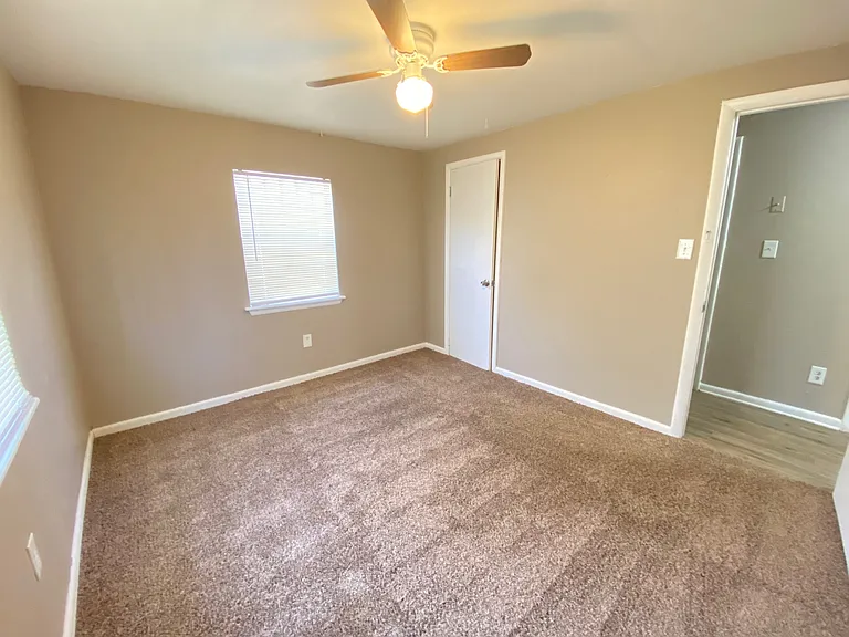 1345 SW 27th St — Photo 36