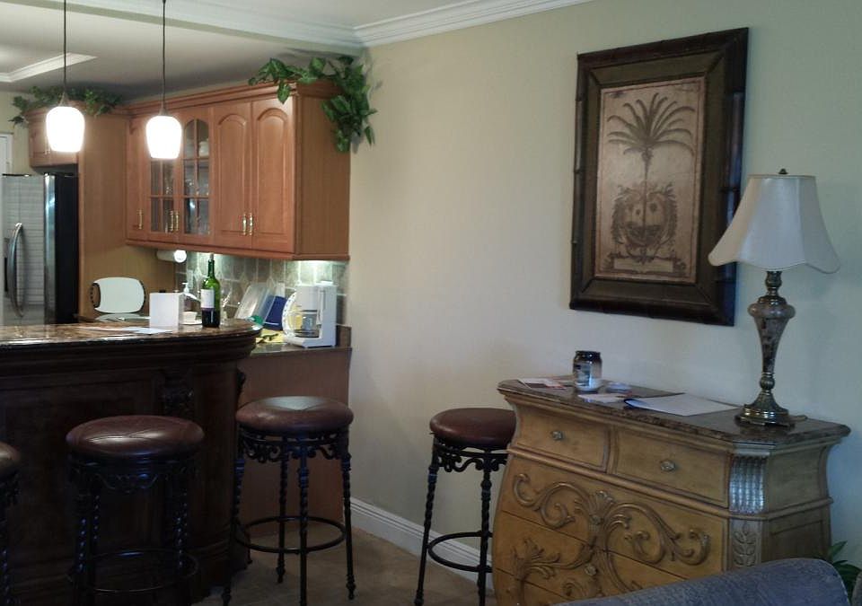 Kitchen Bar has Leather stools
