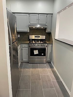 1st image of 385 Cumberland St Floor 3