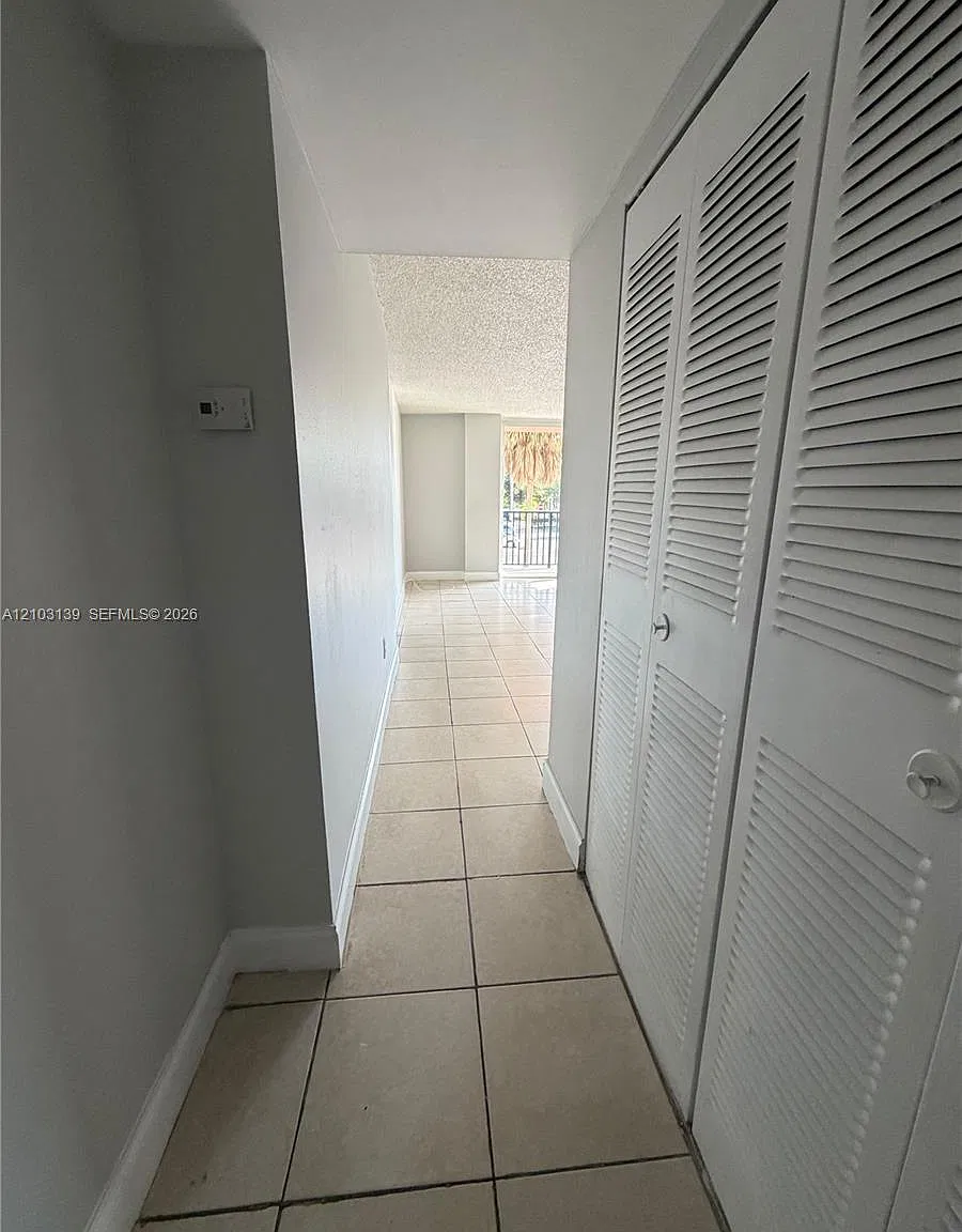 Inland Towers Condo — Photo 4