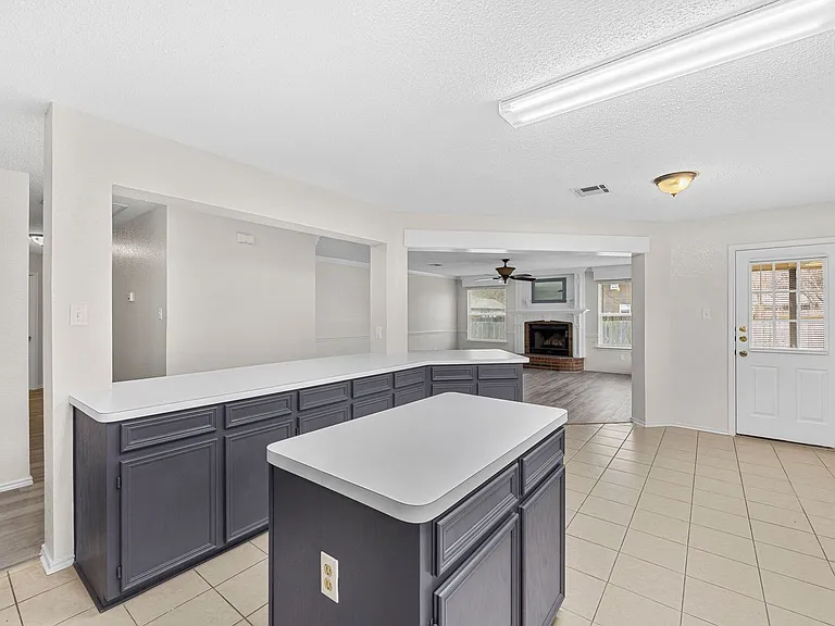 1005 Judy Ln — Photo 24