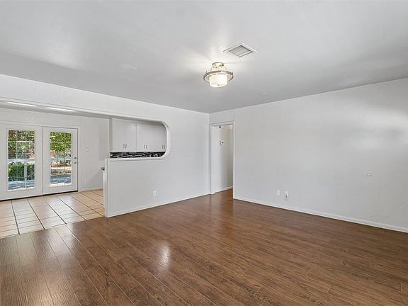 5th image of 1407 Lindale Ave
