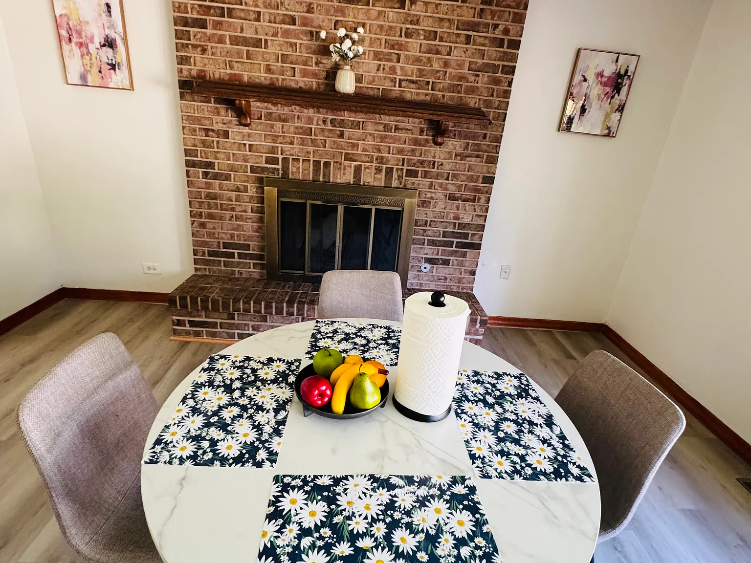 7 bed, 2266 sqft, $875 — Photo 2