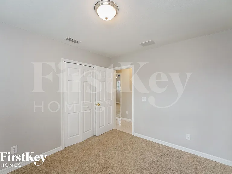 21426 Glendale Ave — Photo 12