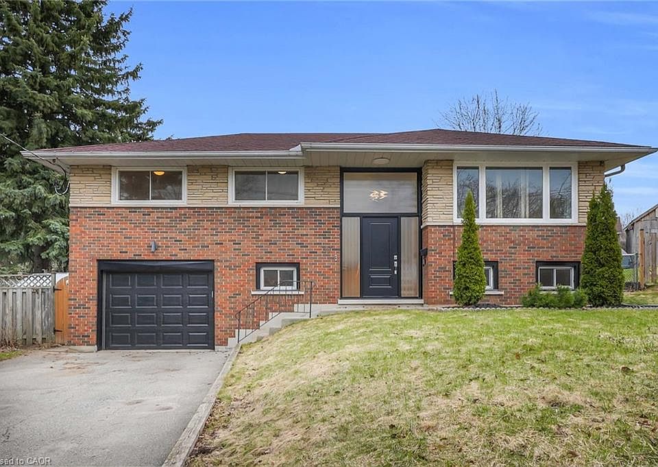 1st image of 37 Nicklin Cres