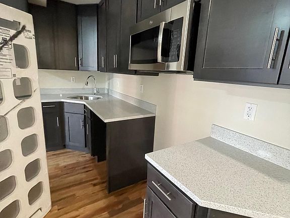 3rd image of 2147 E 17th St APT 1D