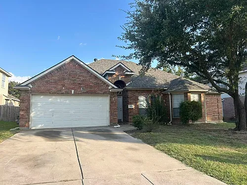 1406 Oxford Dr Photo 1