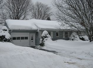 15 Elizabeth St, Gorham, ME 04038