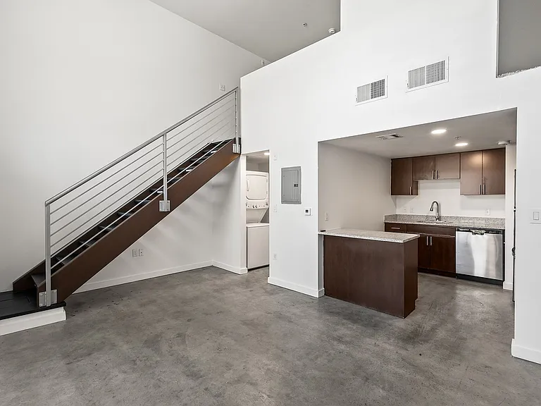 Emerson Lofts — Photo 32