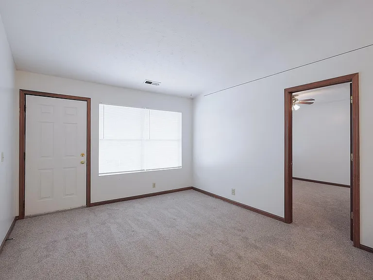 2221 S Street — Photo 36