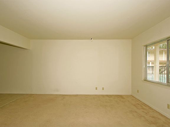2nd image of 528 Kendall Ave APT 04
