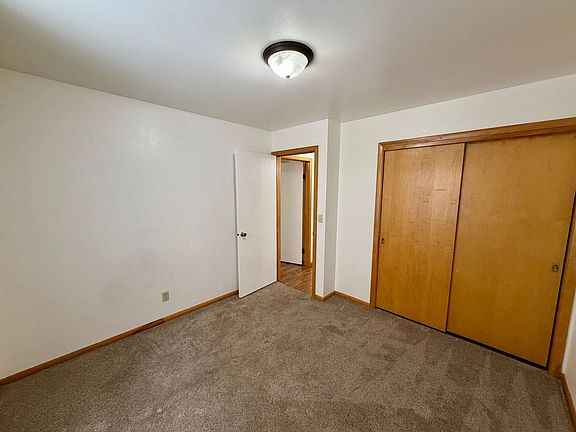 2nd image of 1100 Sunset Blvd #6