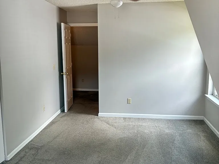 223 Madison Ave — Photo 21