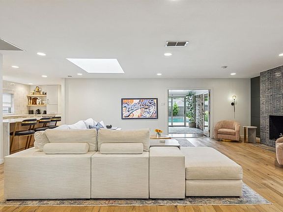 3rd image of 6916 Galemeadow Cir