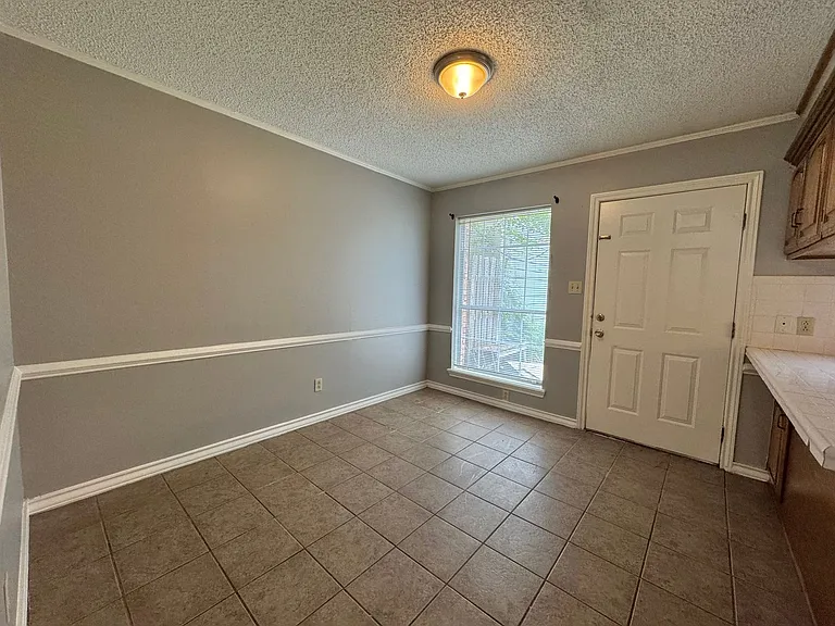 6220 Gould Pl — Photo 5