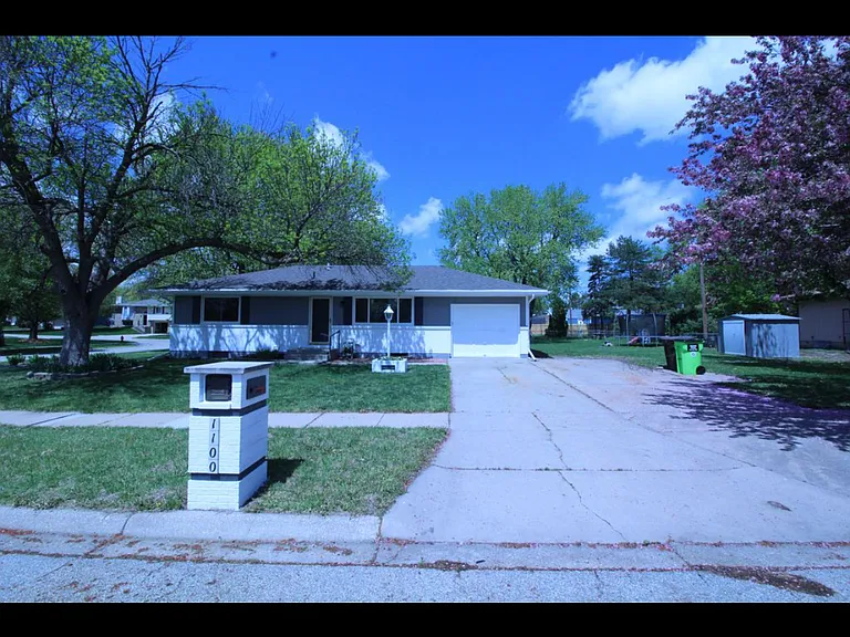 1100 Cold Spring Rd — Photo 13