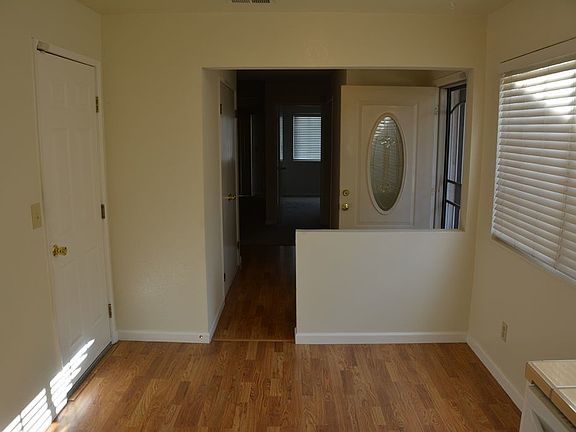 Entry and eating area