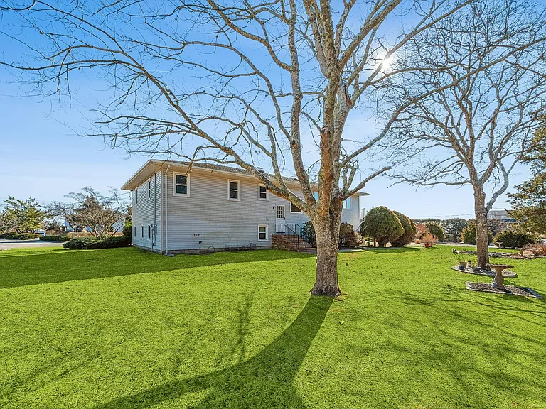 36 Nautilus Dr — Photo 24