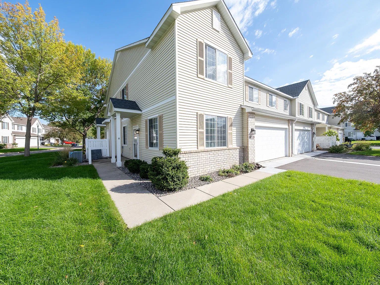 Tamarack Trail, Farmington (535) AB DG1 - 1 — Photo 1